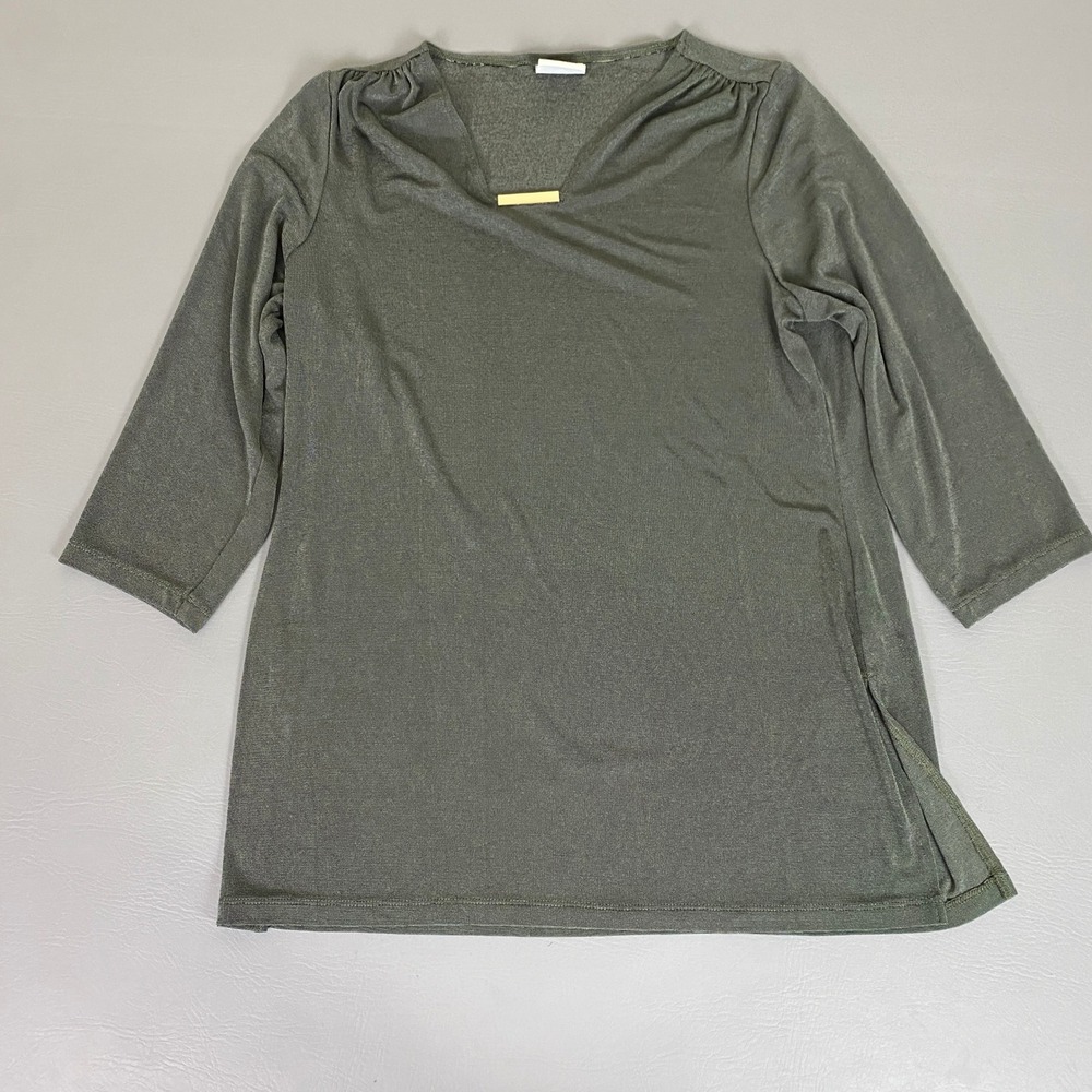 CARAVEL SAMSUNG Tunic Top Womens Medium Green 3/4 Sleeve V Neck with Gold Accent